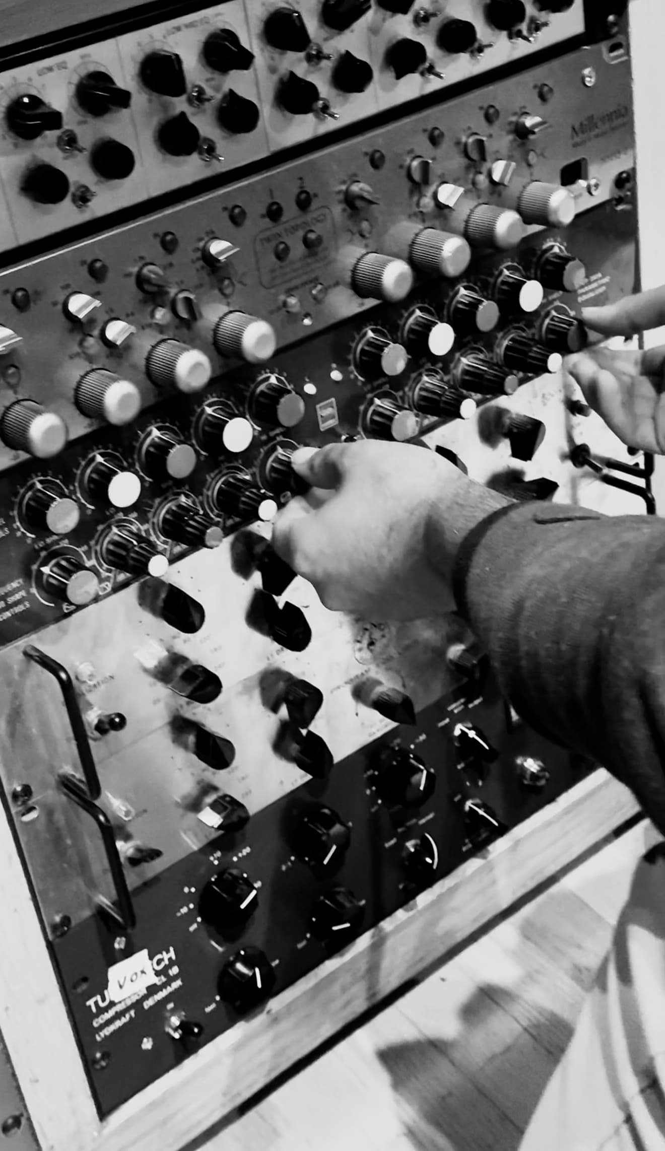 frequency and shape by The Park - video thumbnail